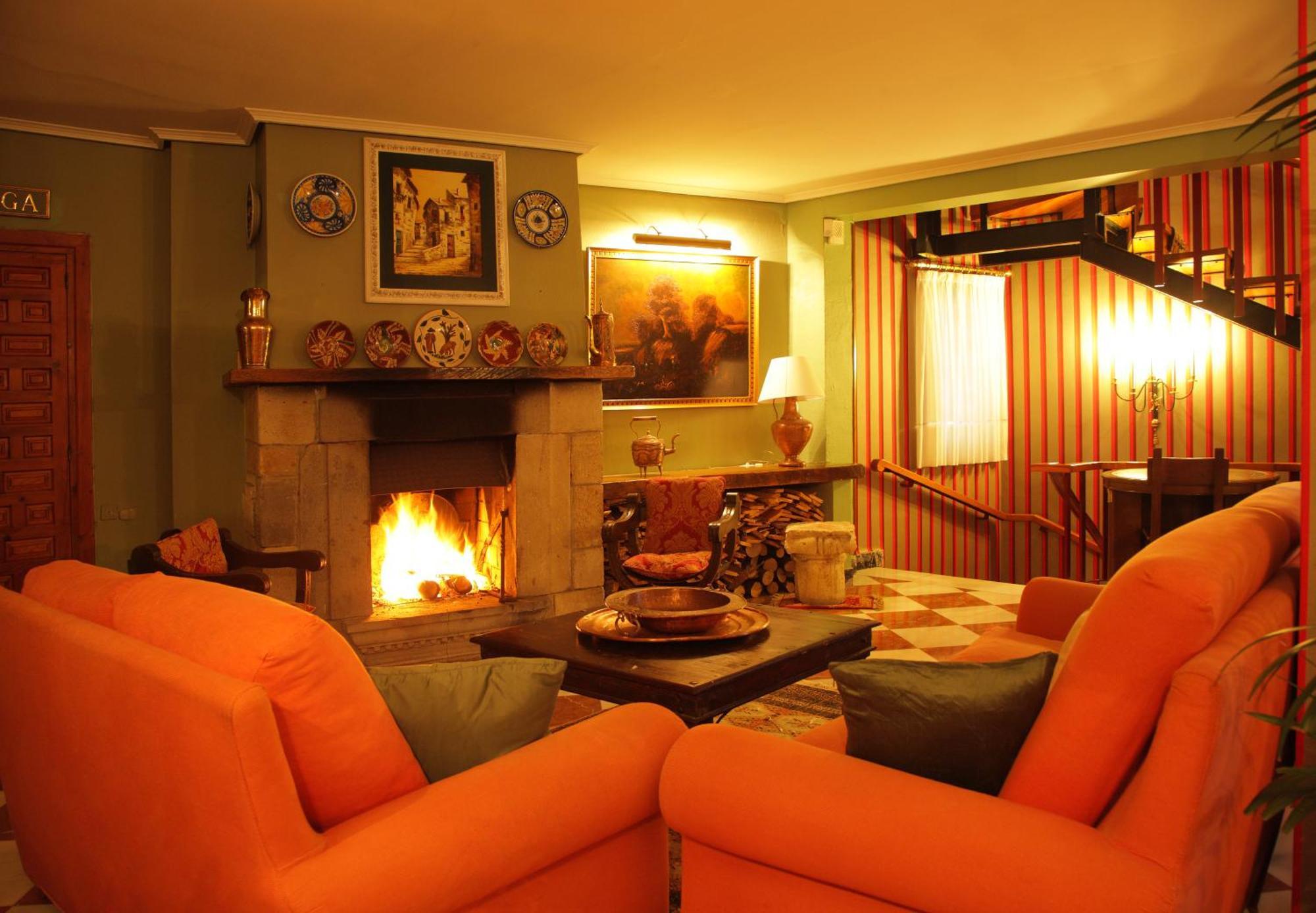 Hotel Restaurante Risco Ларедо Экстерьер фото