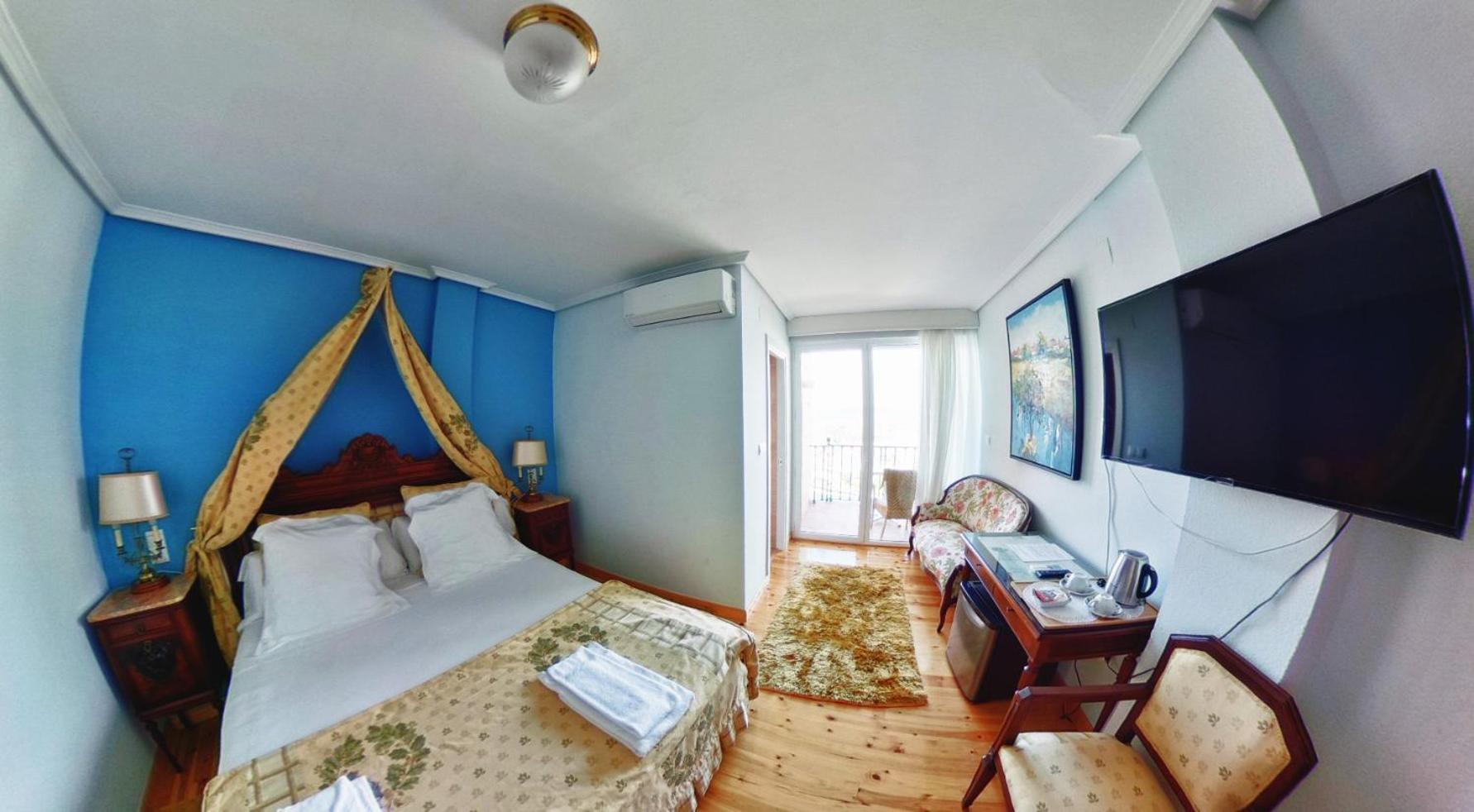 Hotel Restaurante Risco Ларедо Экстерьер фото
