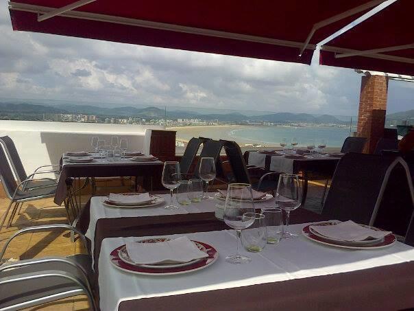 Hotel Restaurante Risco Ларедо Экстерьер фото